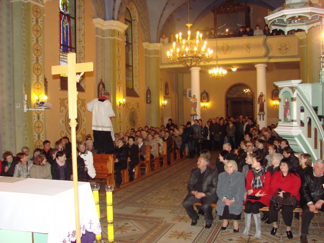 Misje i pożegnanie krzyża