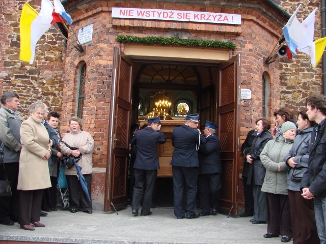 Misje i pożegnanie krzyża