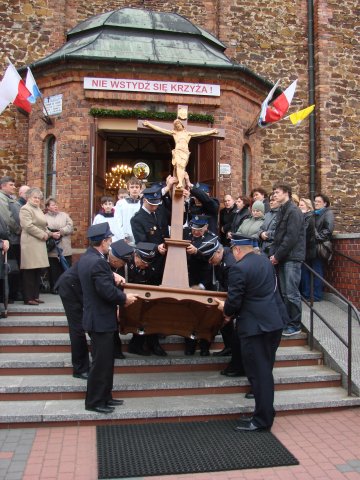 Misje i pożegnanie krzyża